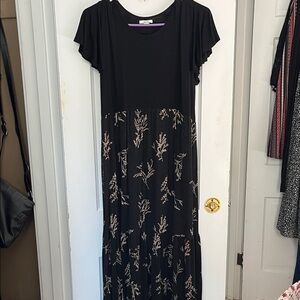 Elegant Black and Beige Midi Dress